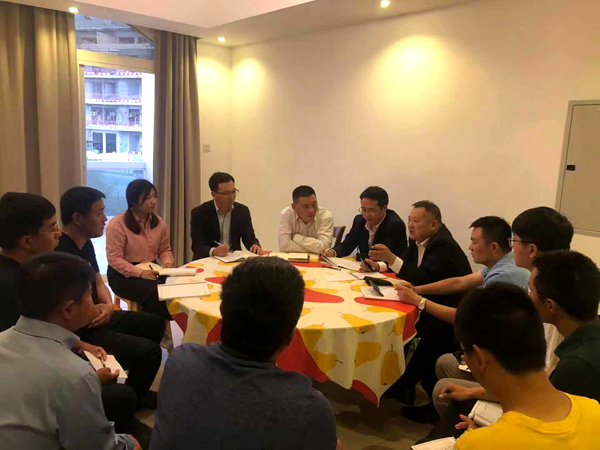 溫總與公司職工進(jìn)行座談會(huì ).png